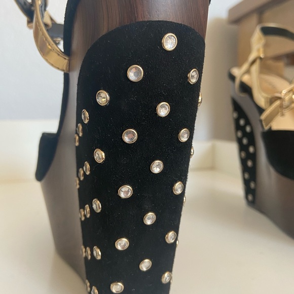 New Gianni Bini black suede wedge heels 8 - Picture 5 of 5